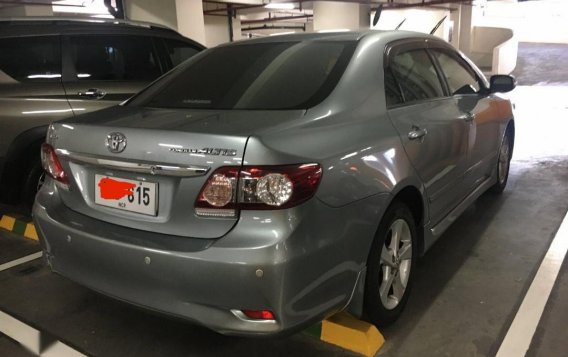 Selling Grey Toyota Corolla 2011 in Quezon City-7