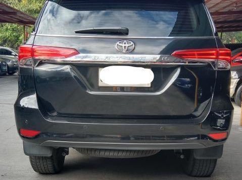 Black Toyota Fortuner 2018 for sale in Pasig-4