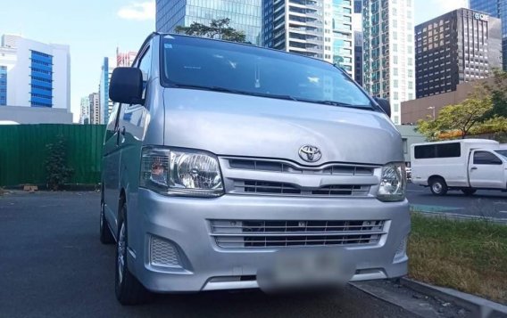 Selling Silver Toyota Hiace 2012 in Mandaluyong-2