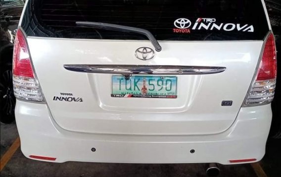 White Toyota Innova 2012 for sale in Automatic-1