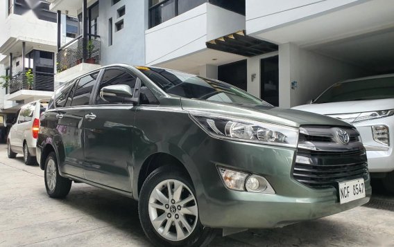 Grey Toyota Innova 2017 for sale in Automatic-2