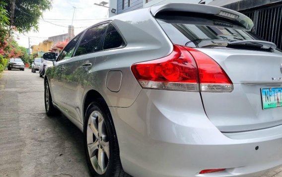 Sell Pearl White 2009 Toyota Venza SUV  in Bacoor-5