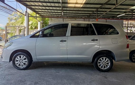 Silver Toyota Innova 2015 for sale in Las Piñas-2