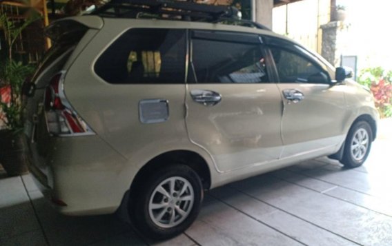 Selling Pearl White Toyota Avanza 2013 in Baguio-3