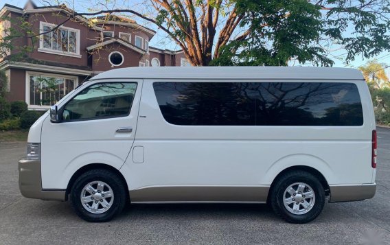 Selling White Toyota Hiace 2010 in Quezon -4