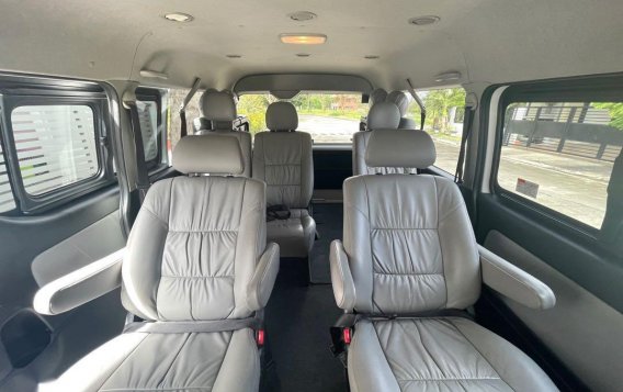 Pearl White Toyota Hiace Super Grandia 2018 for sale in Biñan-6