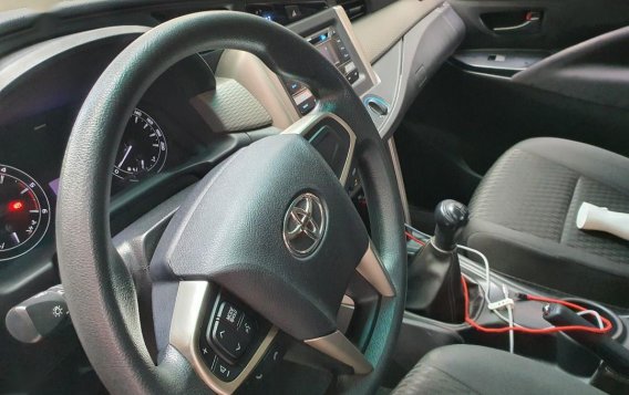 Red Toyota Innova 2018 for sale in Quezon City-5
