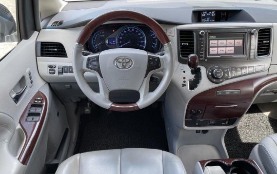 Pearl White Toyota Sienna 2014 for sale in Automatic-2