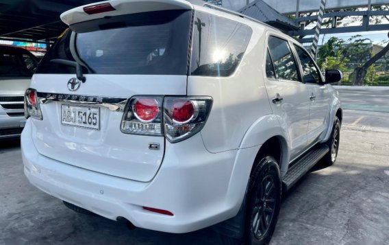 Selling White Toyota Fortuner 2015 in Las Piñas-3