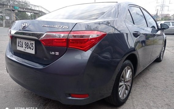 Selling Grey Toyota Corolla Altis 2015 in Manila-5