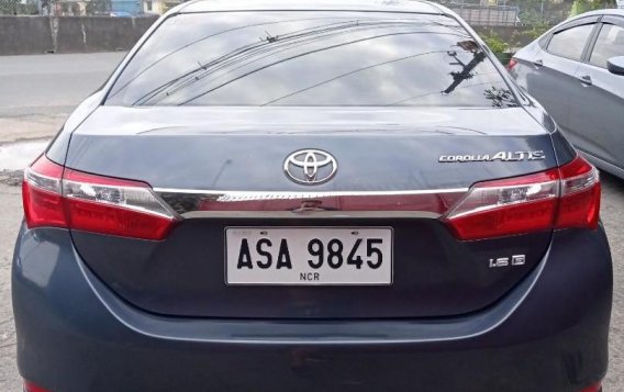 Selling Grey Toyota Corolla Altis 2015 in Manila-4