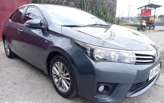 Selling Grey Toyota Corolla Altis 2015 in Manila-2