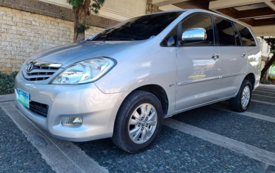 Selling Silver Toyota Innova 2011 in Biñan-2