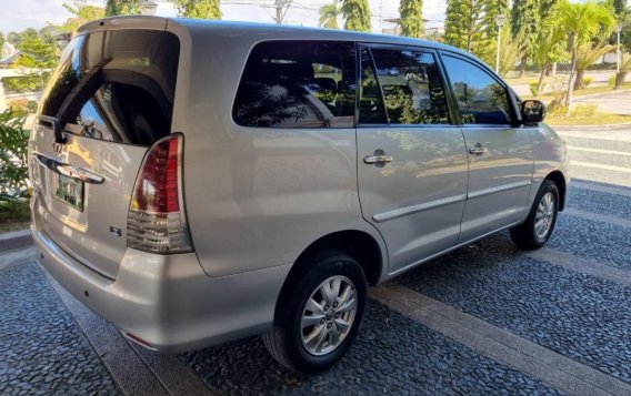 Selling Silver Toyota Innova 2011 in Biñan-4