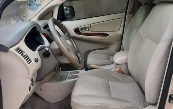 Beige Toyota Innova 2006 for sale in Automatic-6