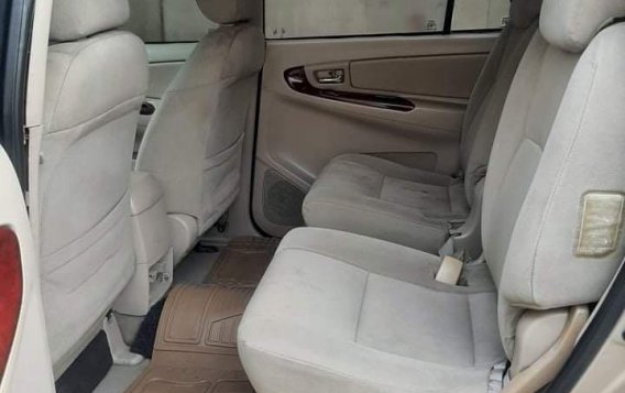 Beige Toyota Innova 2006 for sale in Automatic-7