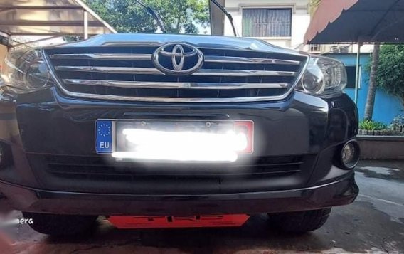 Grey Toyota Fortuner 2013 for sale in Angono-3