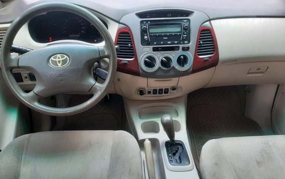 Beige Toyota Innova 2006 for sale in Automatic-5