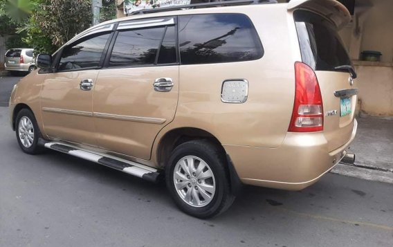 Beige Toyota Innova 2006 for sale in Automatic-3