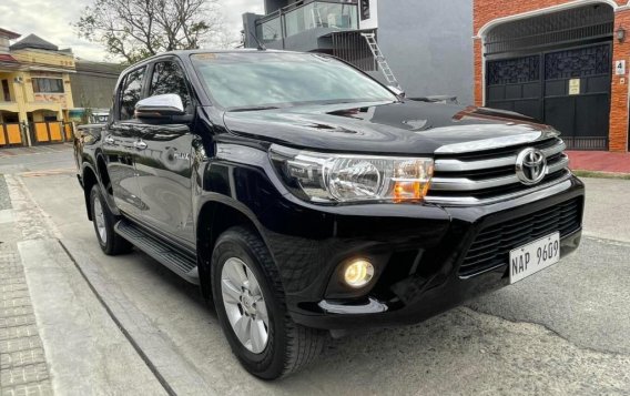 Black Toyota Hilux 2018 for sale in Automatic-2