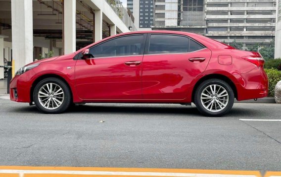 Sell Red 2015 Toyota Corolla altis in Makati-8