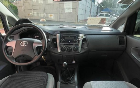 Silver Toyota Innova 2014 for sale in Quezon City-6