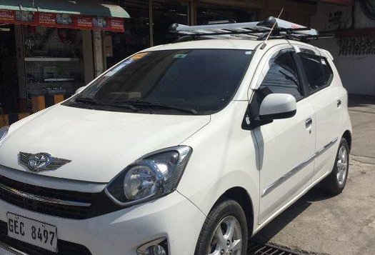 Sell White 2016 Toyota Wigo in Minglanilla-2