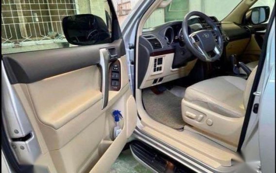 Silver Toyota Land cruiser prado 2015 for sale in Automatic-4