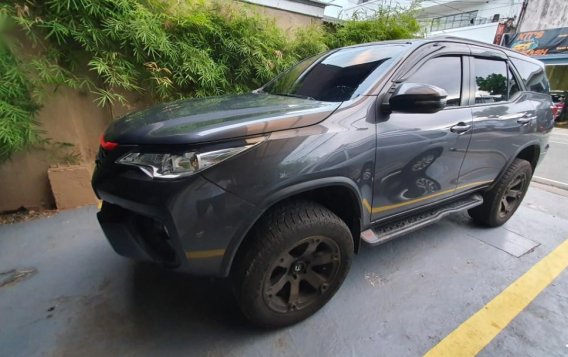 Selling Grey Toyota Fortuner 2018 in Pasig