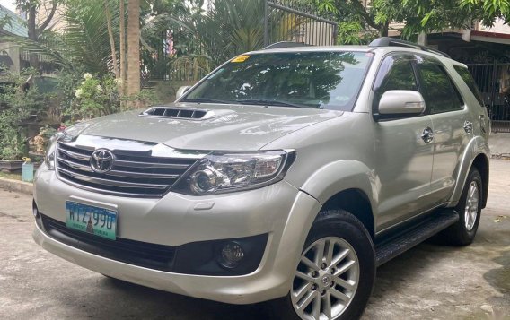 Pearl White Toyota Fortuner 2014 for sale in Valenzuela-1