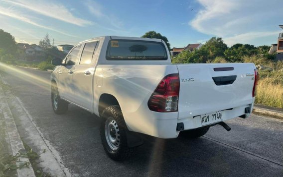 White Toyota Hilux 2016 for sale in Mandaluyong-4