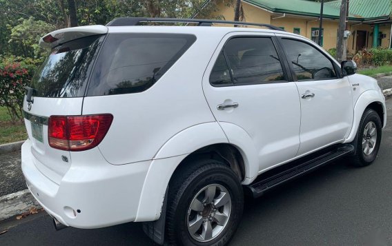 Sell White 2008 Toyota Fortuner in Manila-3