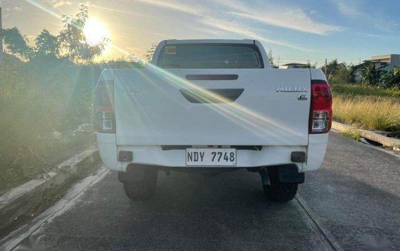 White Toyota Hilux 2016 for sale in Mandaluyong-1