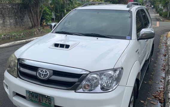 Sell White 2008 Toyota Fortuner in Manila