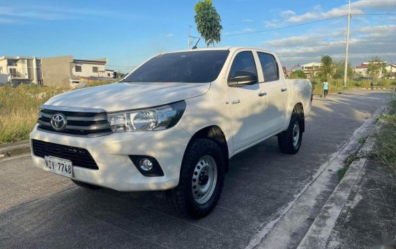 White Toyota Hilux 2016 for sale in Mandaluyong-8