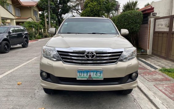 Silver Toyota Fortuner 2012 for sale in Automatic-2