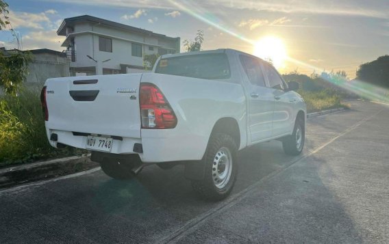 White Toyota Hilux 2016 for sale in Mandaluyong-3