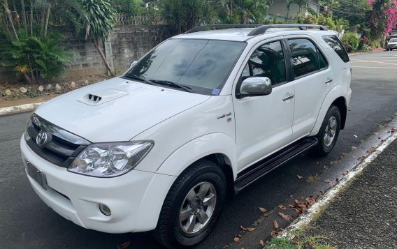 Sell White 2008 Toyota Fortuner in Manila-1