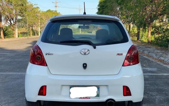 Sell White 2010 Toyota Yaris in Bustos-6