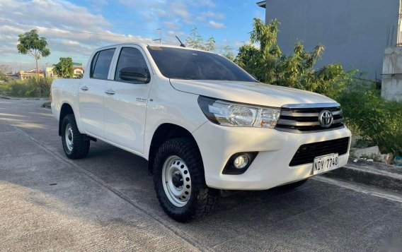 White Toyota Hilux 2016 for sale in Mandaluyong-7