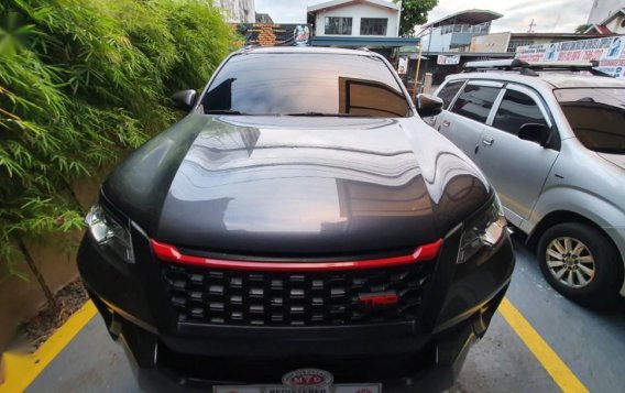 Selling Grey Toyota Fortuner 2018 in Pasig-2