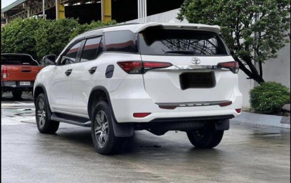Selling Pearl White Toyota Fortuner 2020 in Angeles-3