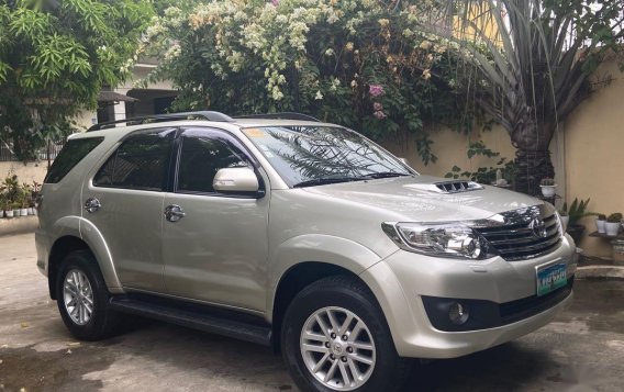 Pearl White Toyota Fortuner 2014 for sale in Valenzuela-2