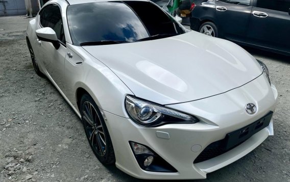 Pearl White Toyota 86 2013 for sale in Quezon City-1