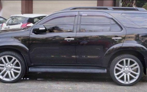 Sell Black 2010 Toyota Fortuner in Quezon City-7