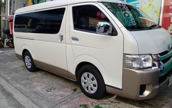 Pearl White Toyota Hiace 2015 for sale in Manual