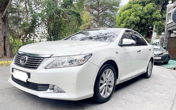 Selling Pearl White Toyota Camry 2014 in Bacoor-2