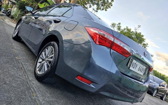 Sell Grey 2016 Toyota Corolla altis in Antipolo-4