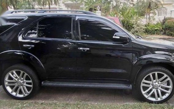 Sell Black 2010 Toyota Fortuner in Quezon City-8