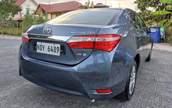 Sell Grey 2016 Toyota Corolla altis in Antipolo-3